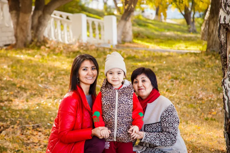 Drie generaties, één frame: zo wordt jullie koppelshoot een familieerfgoed